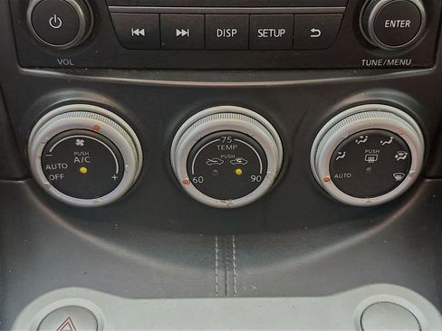 Used 2016 Nissan 370Z Coupe RWD image 17