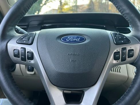 Used 2016 Ford Taurus SEL w/ Equipment Group 201A image 20