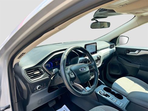 Used 2020 Ford Escape SE Sport image 18