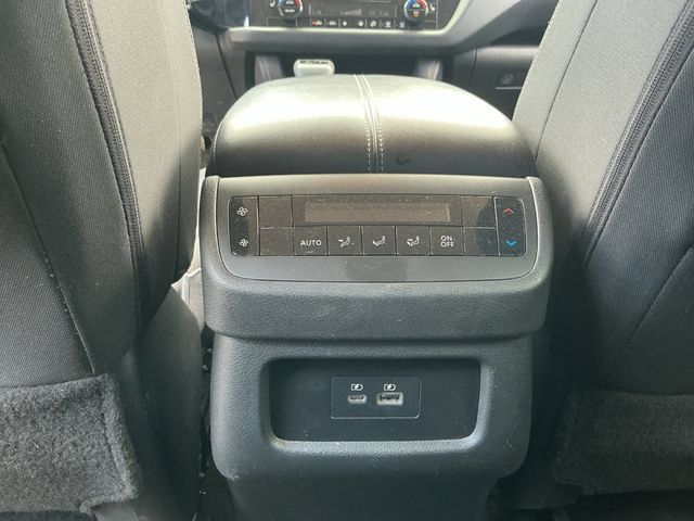 Used 2025 Nissan Pathfinder SV AWD/4WD image 18