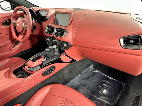 Used 2022 Aston Martin V8 Vantage Roadster image 27