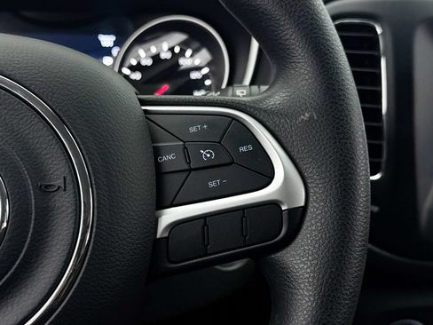 Used 2019 Jeep Compass Sport w/ Tech Group FWD image 31