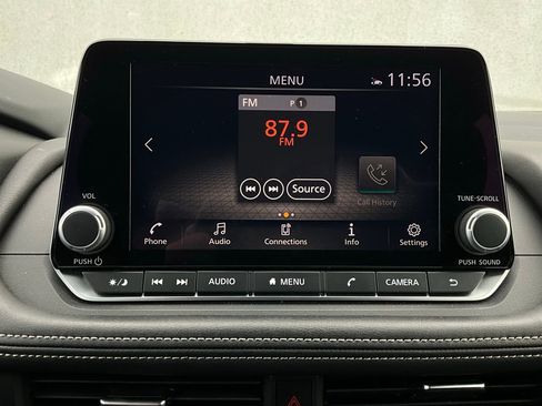 Used 2025 Nissan Rogue SV image 29