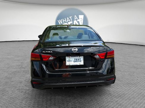 Used 2025 Nissan Altima 2.5 SV FWD image 5
