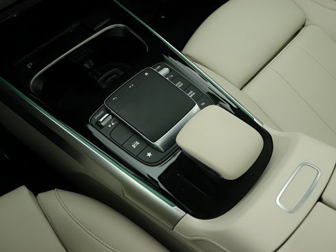 Used 2023 Mercedes-Benz GLB 250 4MATIC image 15