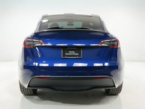 Used 2022 Tesla Model Y Long Range image 11