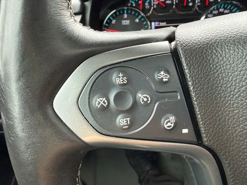 Used 2015 Chevrolet Suburban LT image 18