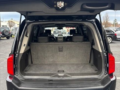 Used 2004 INFINITI QX56 4WD w/ Smart Vision Pkg image 15