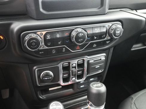 Used 2021 Jeep Wrangler Unlimited Sport AWD/4WD image 18
