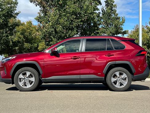 Certified 2025 Toyota RAV4 XLE AWD/4WD image 8
