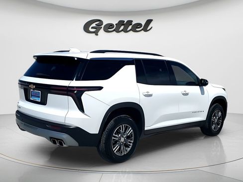 Certified 2025 Chevrolet Traverse LT FWD image 5
