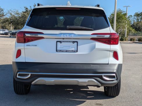 Certified 2023 Kia Seltos S w/ Navigation Package image 6