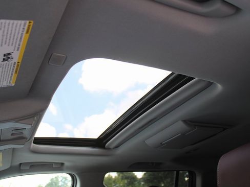 Used 2019 Chevrolet Suburban Premier w/ Premier Plus Edition image 55