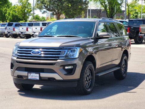 Used 2019 Ford Expedition XLT w/ Equipment Group 201A AWD/4WD image 4
