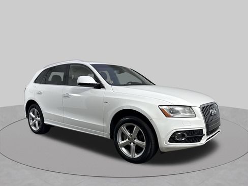 Used 2017 Audi Q5 2.0T Premium Plus w/ Technology Package AWD/4WD image 3