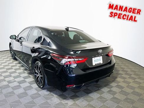 Used 2021 Toyota Camry SE FWD image 6