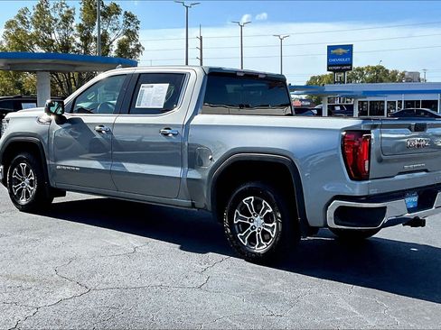Certified 2025 GMC Sierra 1500 SLT image 3