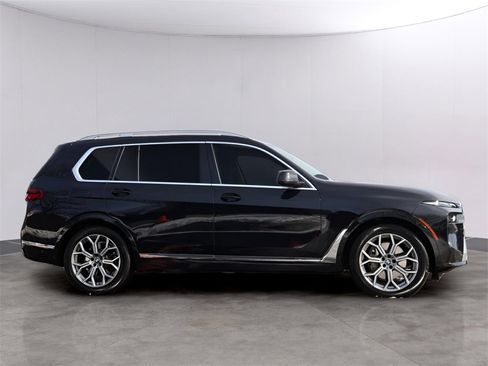 Used 2023 BMW X7 xDrive40i w/ Premium Package image 4