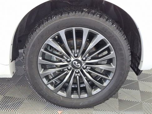 Certified 2024 INFINITI QX80 Premium Select w/ Cargo Package image 10