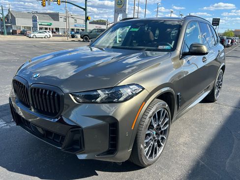 Used 2024 BMW X5 xDrive40i w/ M Sport Package AWD/4WD image 12