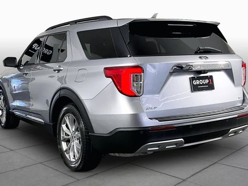 Used 2020 Ford Explorer XLT w/ Equipment Group 202A RWD image 11