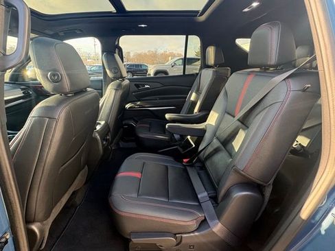 Used 2024 Chevrolet Traverse RS image 24