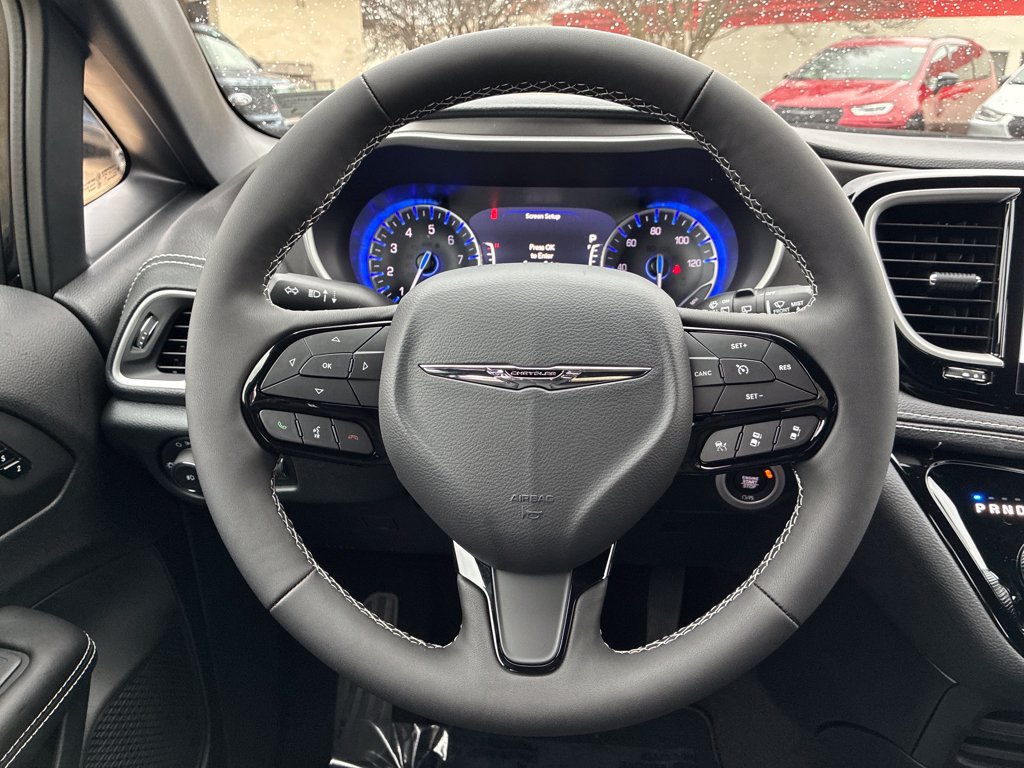 New 2026 Chrysler Pacifica Select AWD/4WD image 15
