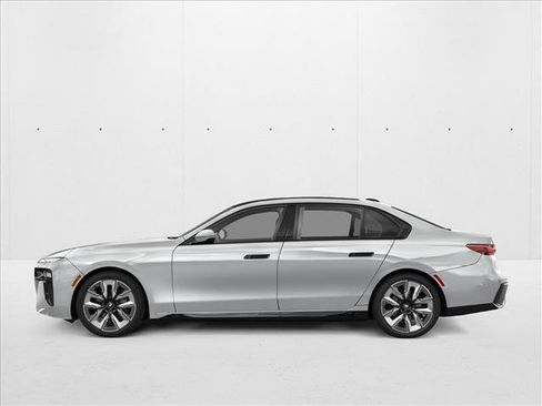 New 2026 BMW 740i image 3