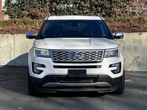 Used 2016 Ford Explorer Platinum image 8