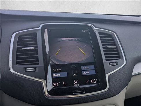 Used 2021 Volvo XC90 T5 Momentum w/ Climate Package FWD image 11