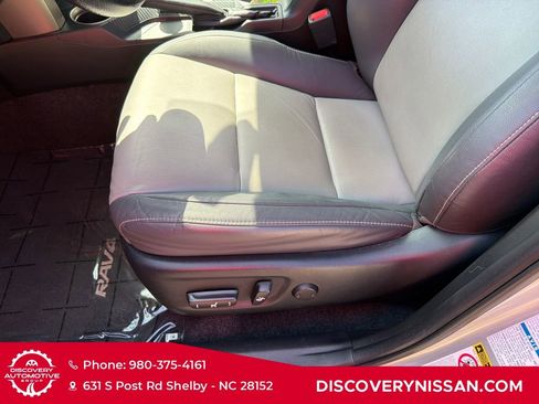 Used 2015 Toyota RAV4 Limited AWD/4WD image 13