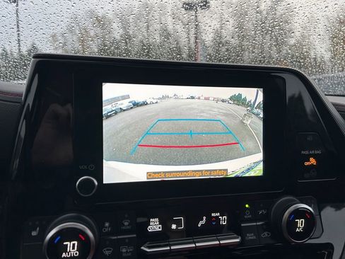 Used 2023 Toyota Highlander XSE image 19