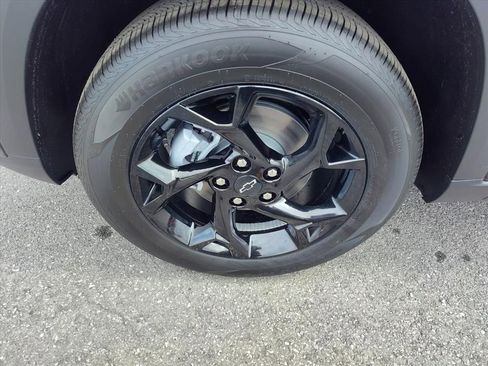 New 2026 Chevrolet Trax LT w/ Driver Confidence Package image 9