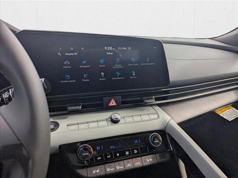 New 2025 Hyundai Elantra Limited image 15