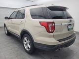 Used 2018 Ford Explorer XLT image 5