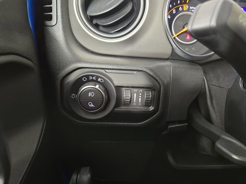 Used 2021 Jeep Gladiator Sport image 27