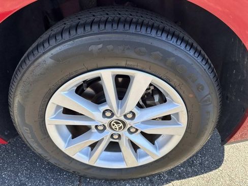 Used 2025 Toyota Camry LE image 31