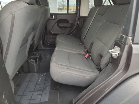 Used 2024 Jeep Wrangler Sport image 21