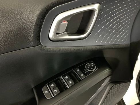Used 2025 Kia Soul EX FWD image 27