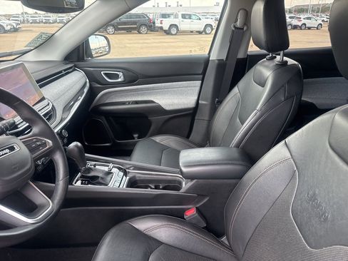 Used 2022 Jeep Compass Latitude AWD/4WD image 38