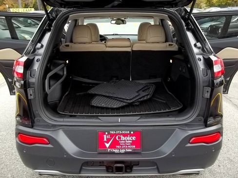 Used 2016 Jeep Cherokee Limited w/ Trailer Tow Group AWD/4WD image 35