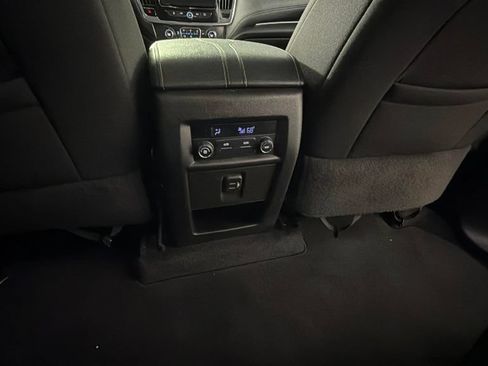 Certified 2021 Chevrolet Traverse LT FWD image 33
