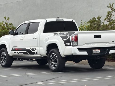 Used 2021 Toyota Tacoma TRD Sport w/ Technology Package RWD image 7