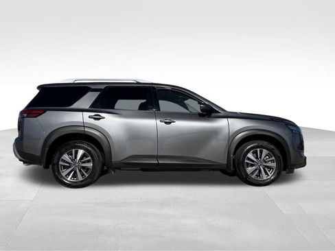 Used 2025 Nissan Pathfinder SL w/ Cargo Package image 2