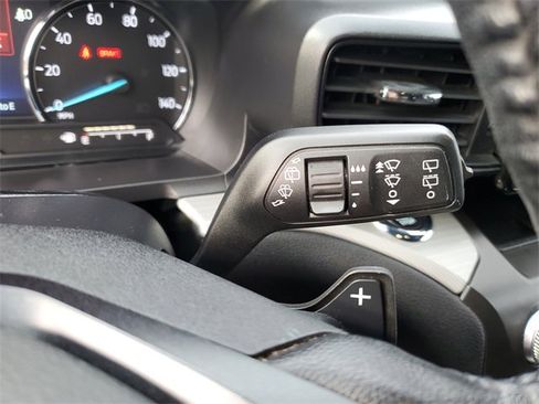 Used 2020 Ford Explorer XLT image 11