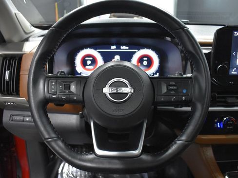 Used 2023 Nissan Pathfinder Platinum AWD/4WD image 28