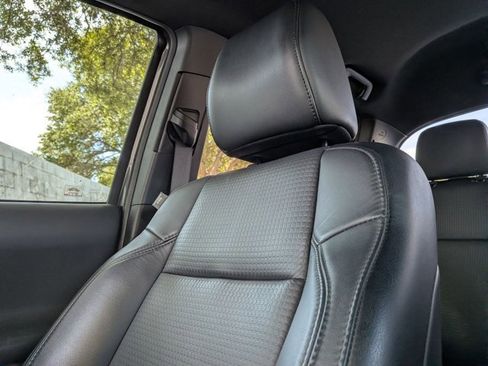 Used 2019 Toyota Tacoma TRD Sport image 16