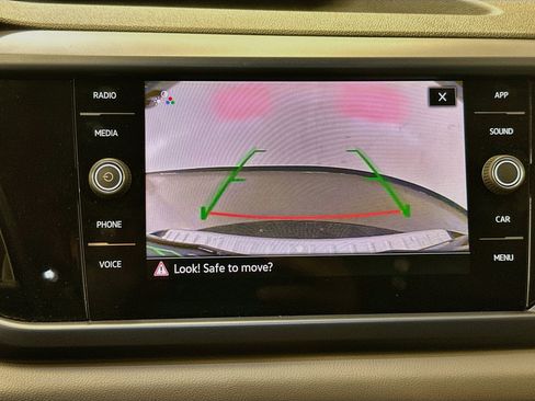 Used 2023 Volkswagen Taos SE w/ Panoramic Sunroof Package AWD/4WD image 23