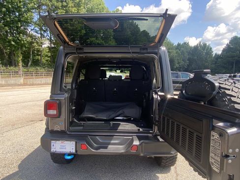 Used 2023 Jeep Wrangler Unlimited w/ Cold Weather Group AWD/4WD image 6