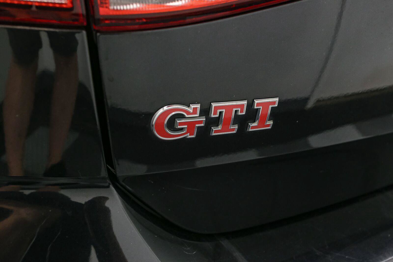 Used 2019 Volkswagen GTI S w/ Driver Assistance Package FWD image 11